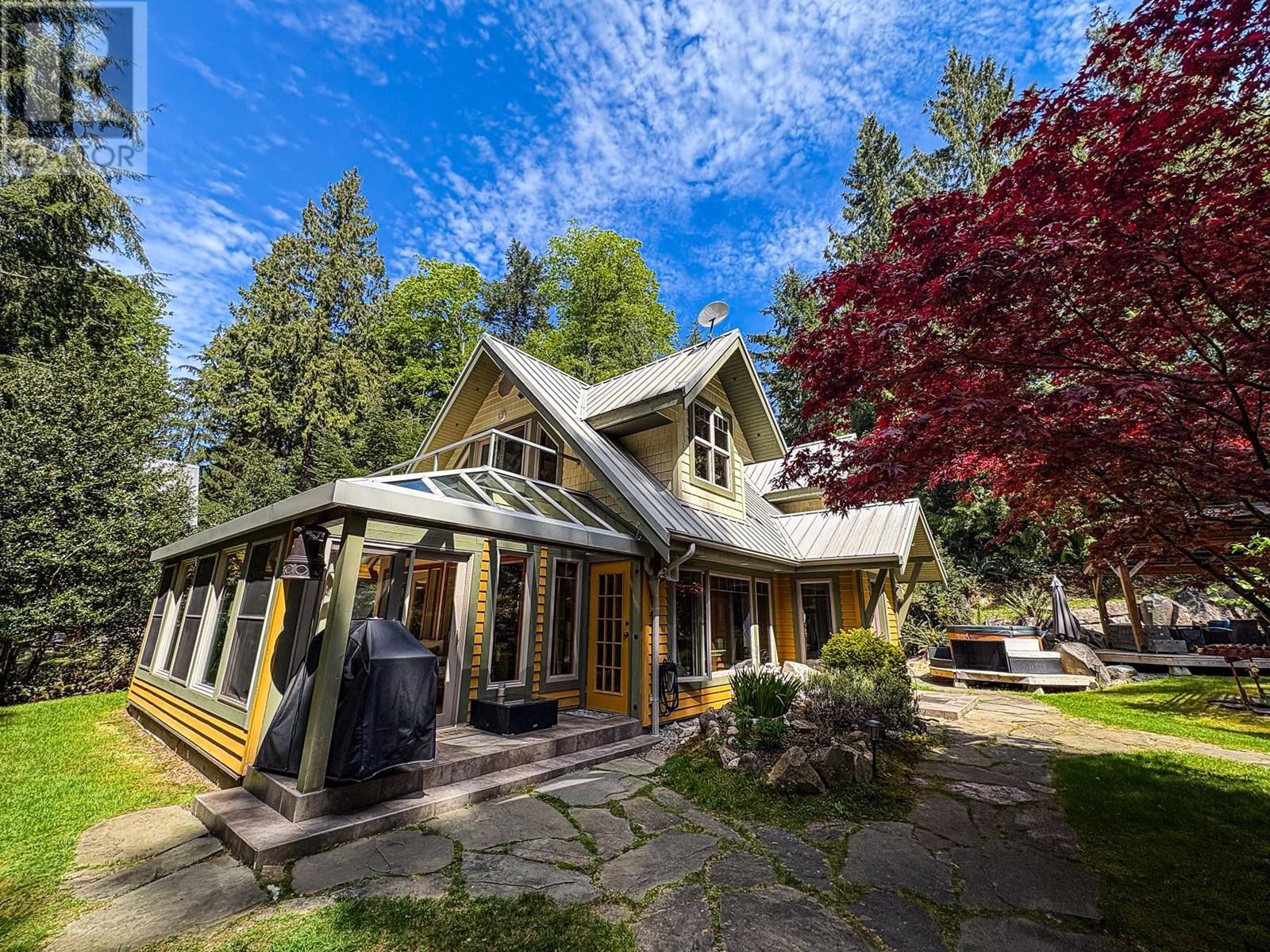 Property at 484 SHAWANABE ROAD image 3