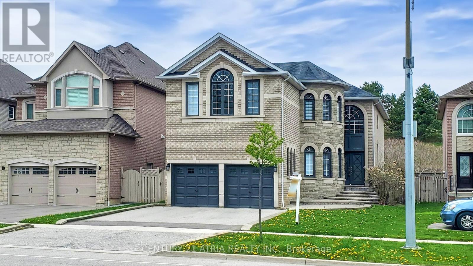 323 Bristol Road E, Mississauga, Ontario  L4Z 3V6 - Photo 3 - W12122841