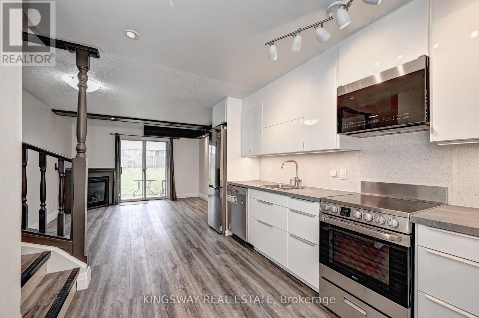 37 - 67 Valley View Road, Kitchener, Ontario  N2E 3J1 - Photo 11 - X12077092