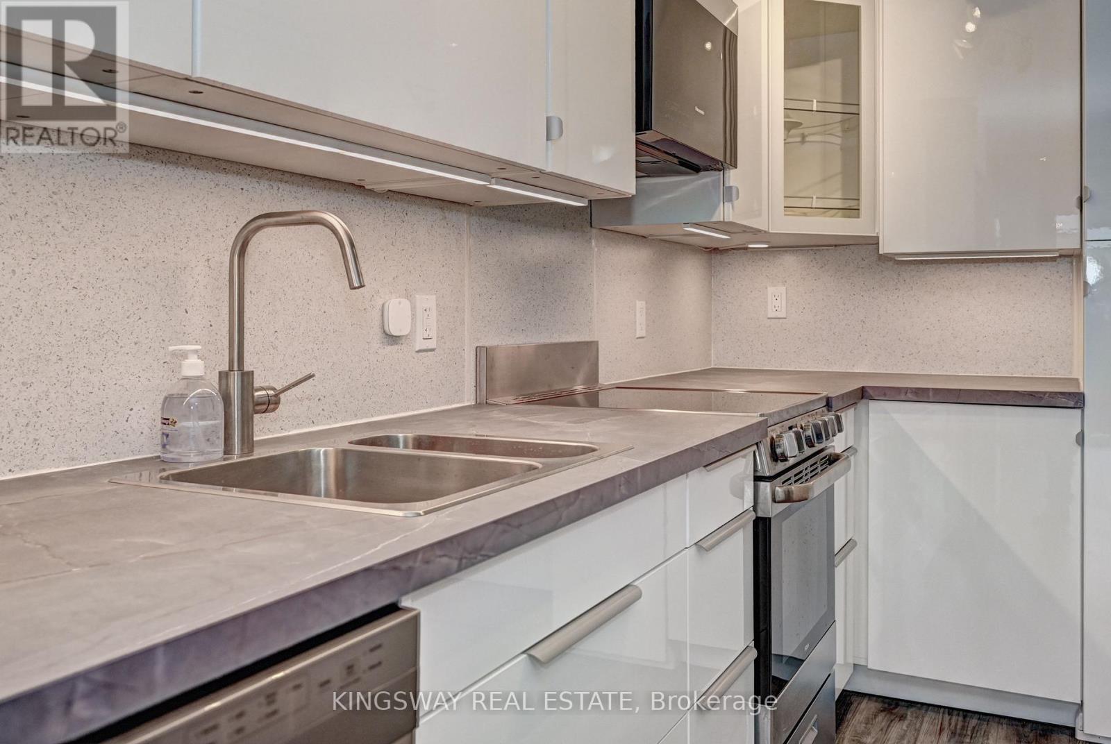 37 - 67 Valley View Road, Kitchener, Ontario  N2E 3J1 - Photo 15 - X12077092