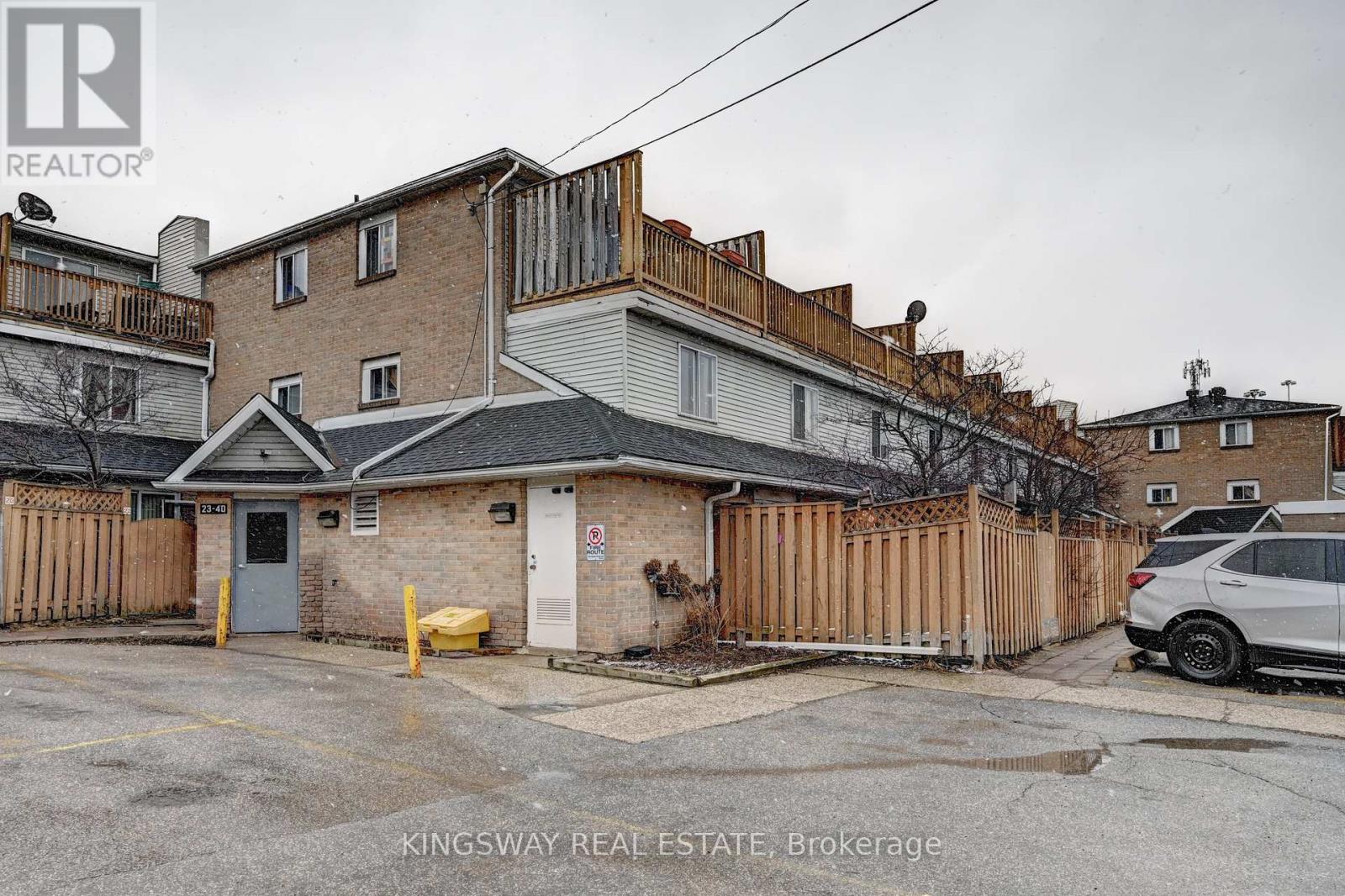 37 - 67 Valley View Road, Kitchener, Ontario  N2E 3J1 - Photo 33 - X12077092