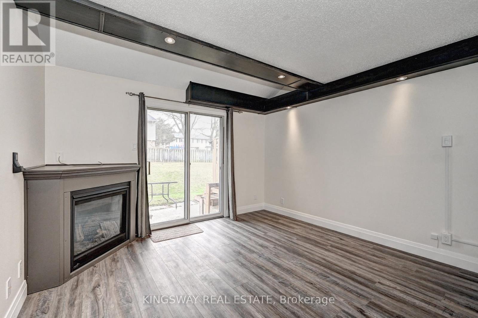 37 - 67 Valley View Road, Kitchener, Ontario  N2E 3J1 - Photo 18 - X12077092