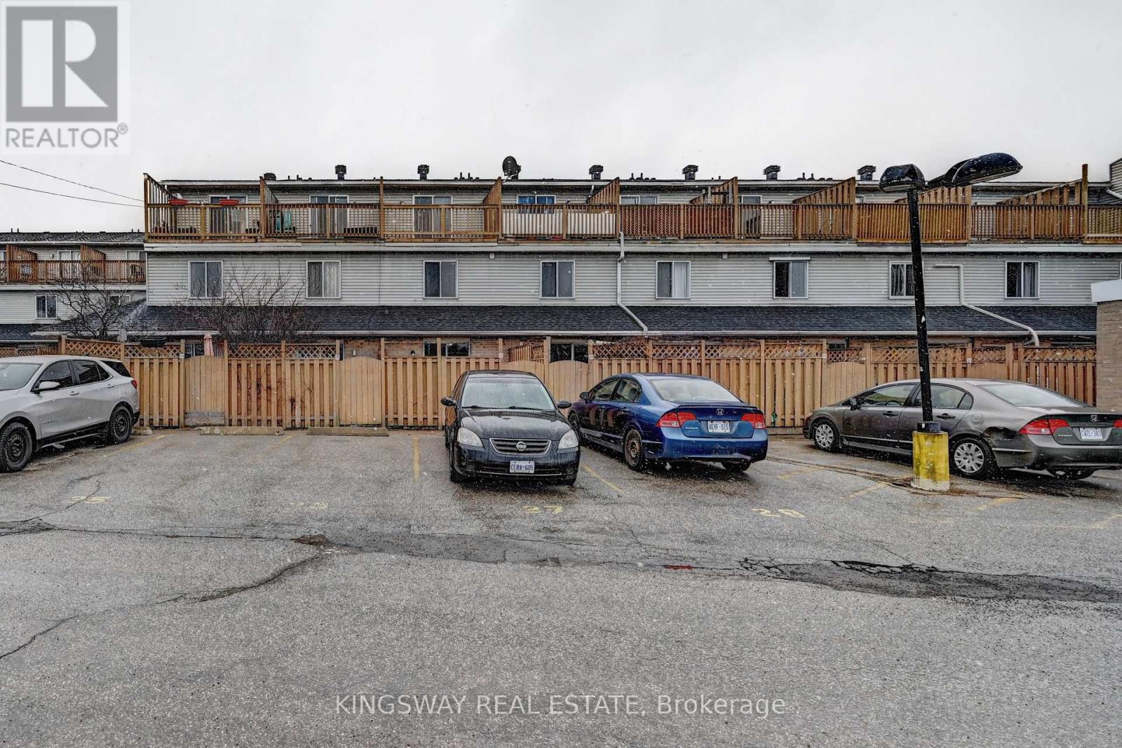 37 - 67 Valley View Road, Kitchener, Ontario  N2E 3J1 - Photo 34 - X12077092