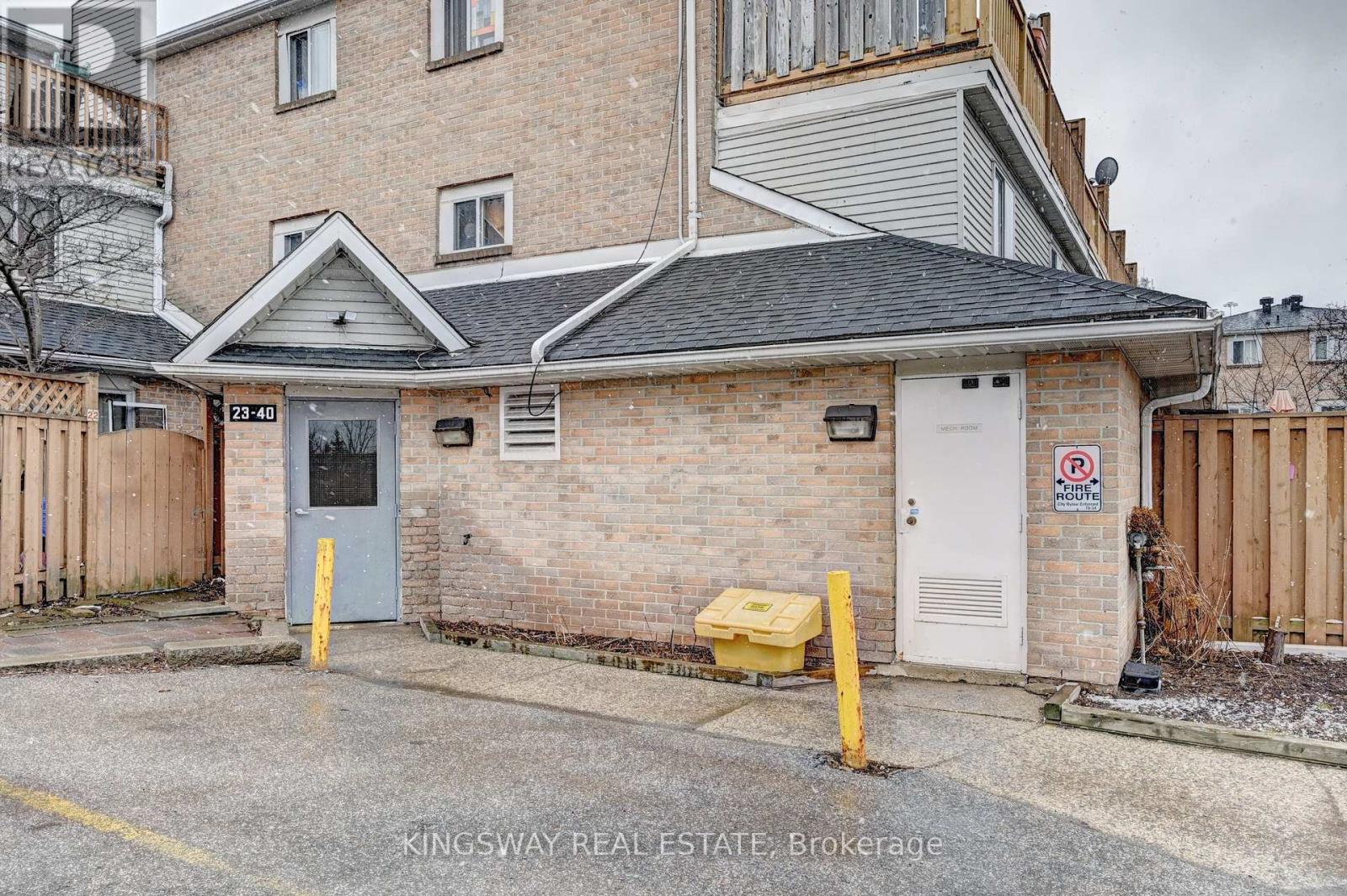 37 - 67 Valley View Road, Kitchener, Ontario  N2E 3J1 - Photo 32 - X12077092