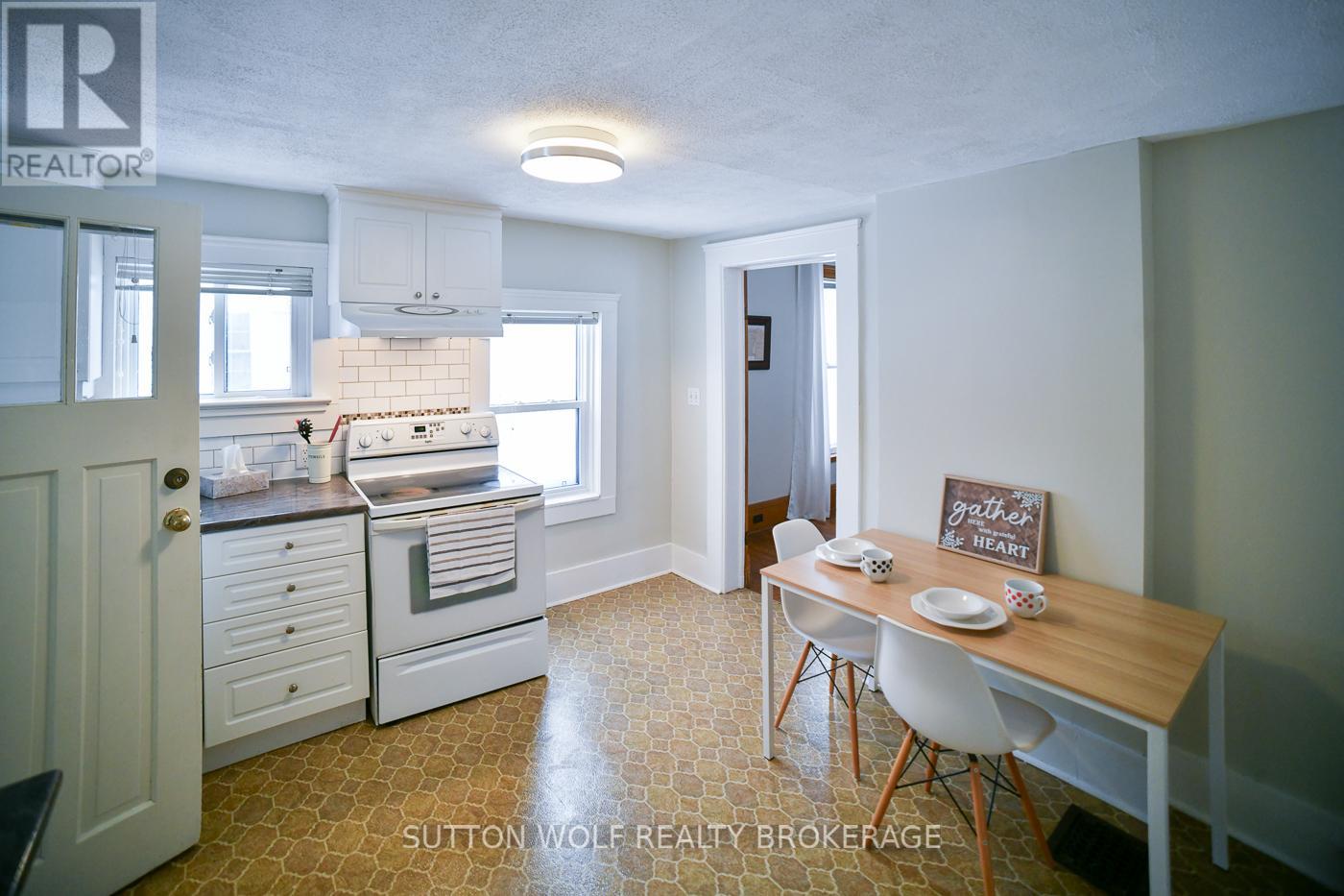 91 North Street, Strathroy-Caradoc (Nw), Ontario  N7G 1Z4 - Photo 12 - X12125039