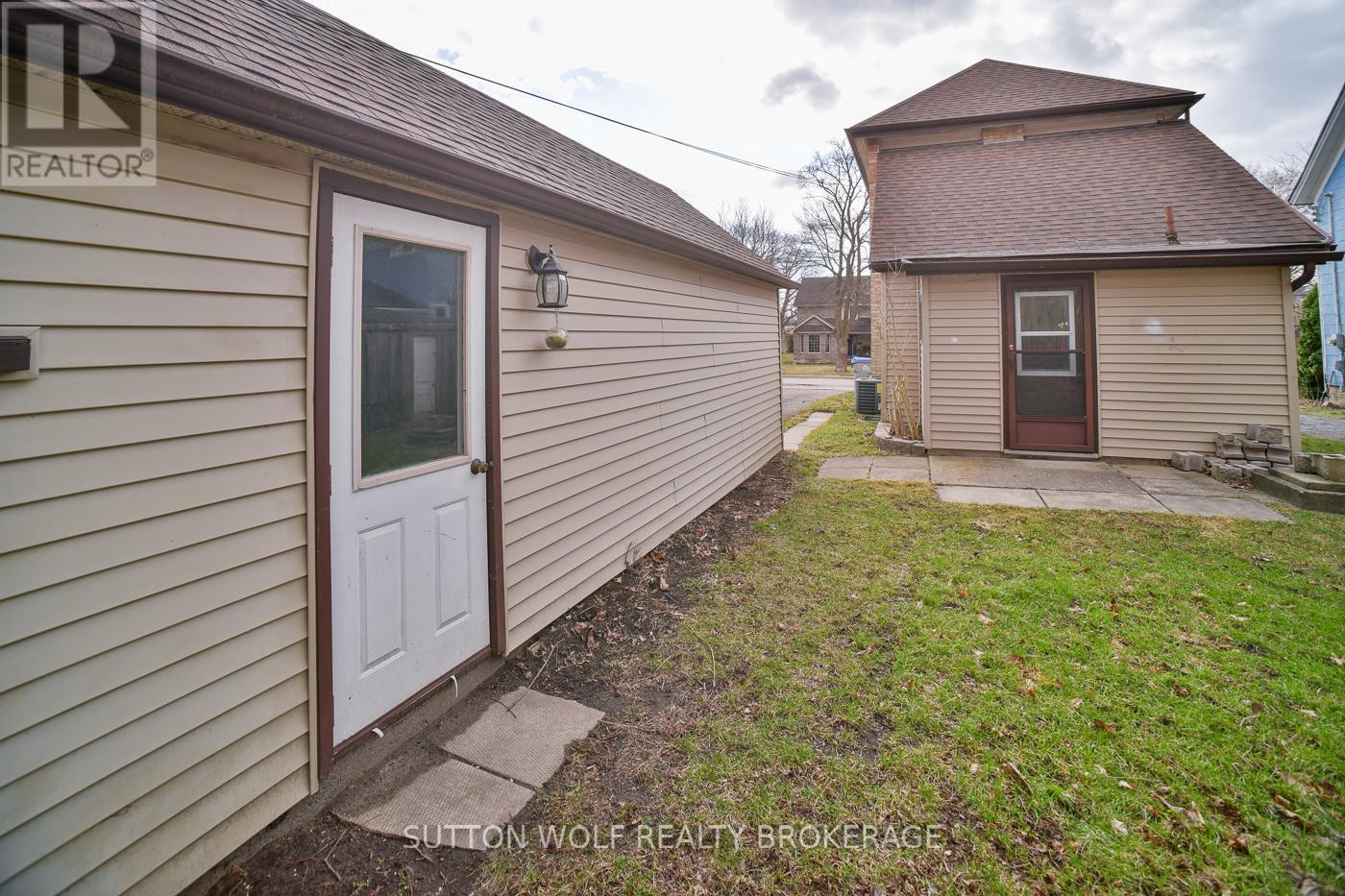 91 North Street, Strathroy-Caradoc (Nw), Ontario  N7G 1Z4 - Photo 35 - X12125039