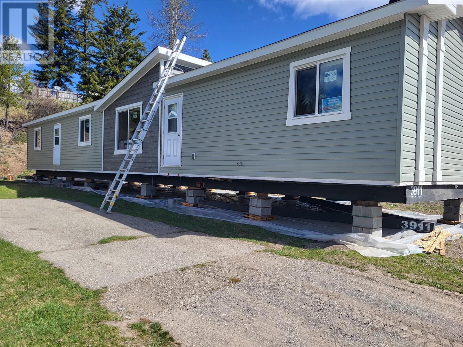 13 Wilderness Heights Drive, Elkford, British Columbia  V0B 1H0 - Photo 20 - 10346261