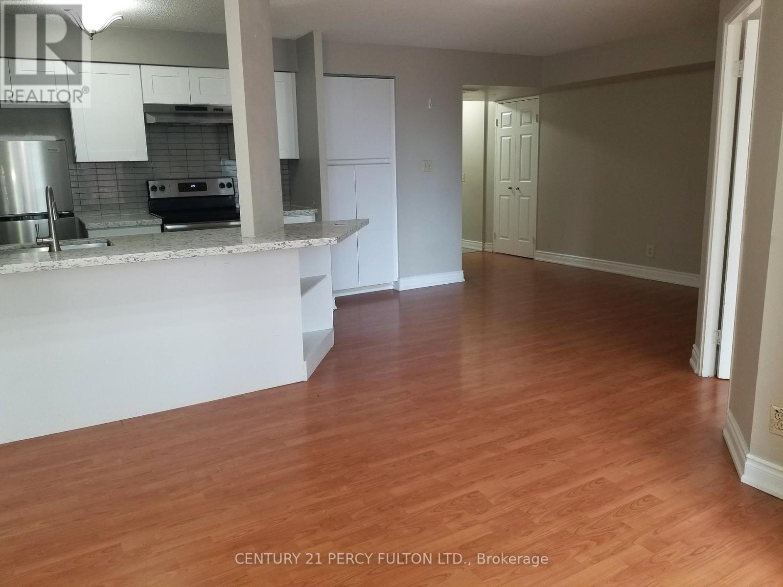 708 - 24 Wellesley Street W, Toronto, Ontario  M4Y 2X6 - Photo 3 - C12054939