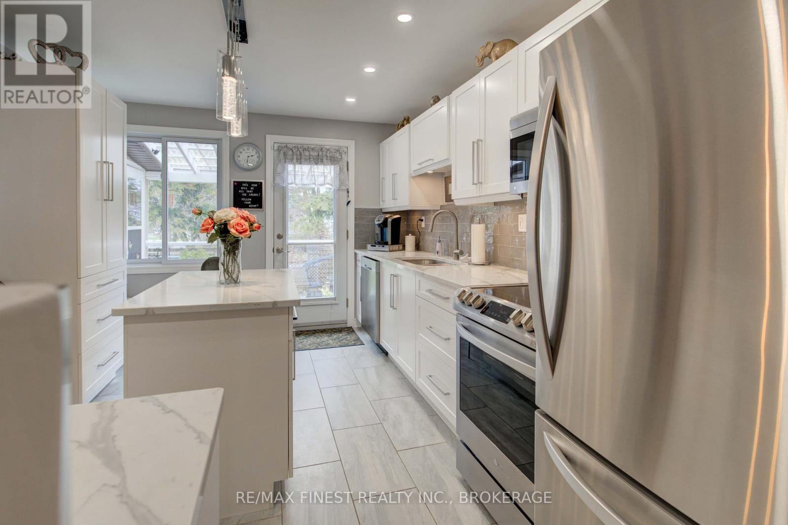 1048 Bauder Crescent, Kingston, Ontario  K7P 1M6 - Photo 11 - X12125530