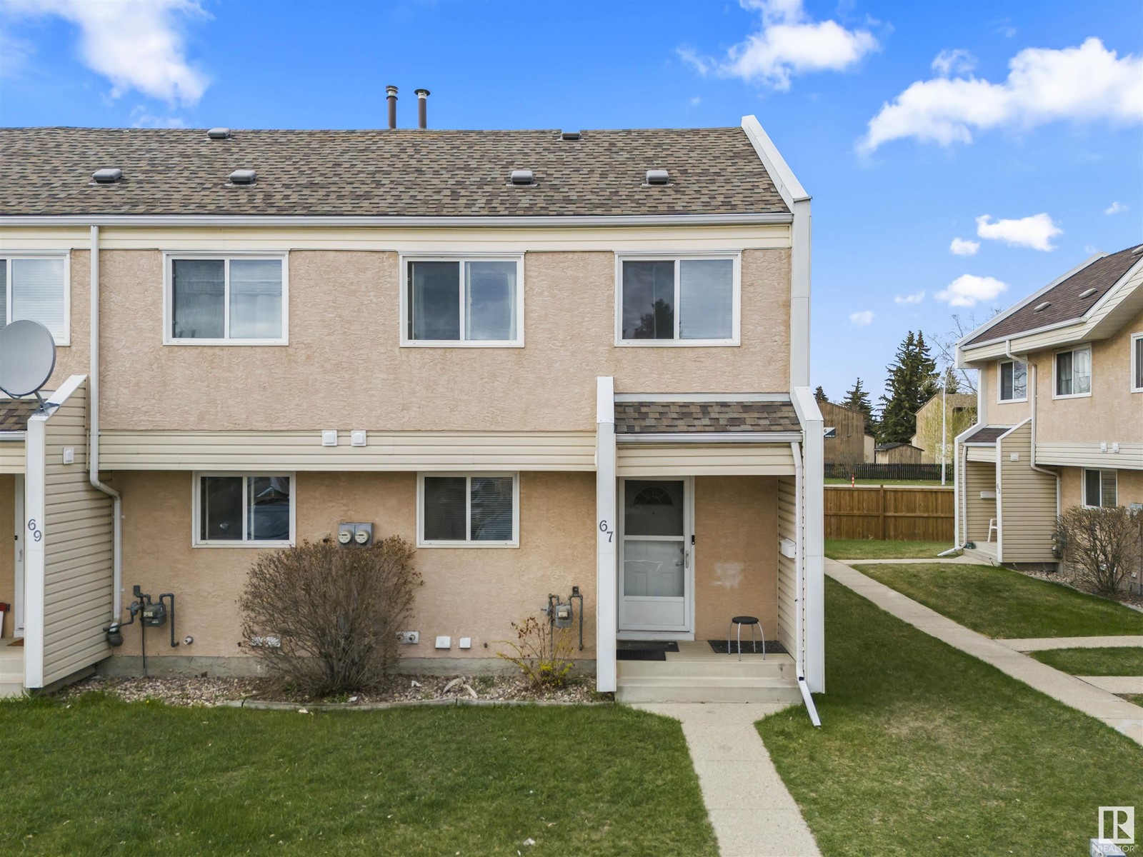 Property at 67 16567 100 ST NW image 1
