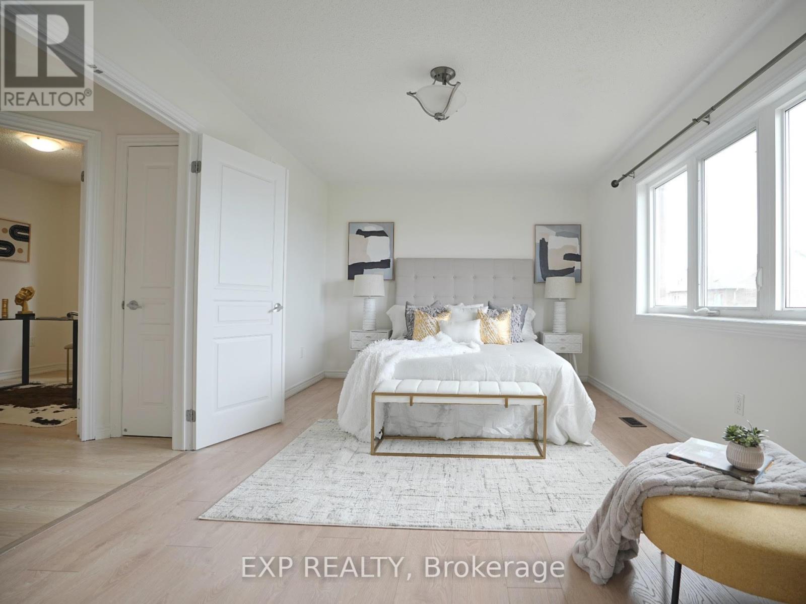 30 Mansard Drive, Richmond Hill, Ontario  L4E 0L7 - Photo 13 - N12116774