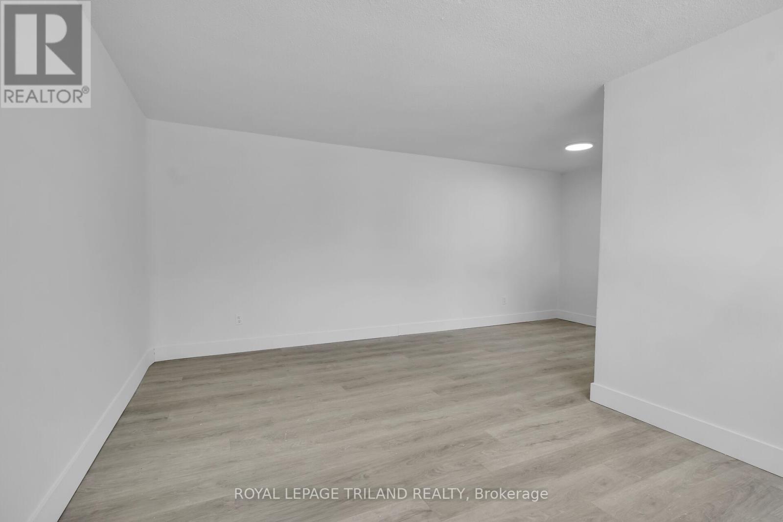 8 - 852 Trafalgar Street, London East, Ontario  N5Z 1E7 - Photo 3 - X12125552