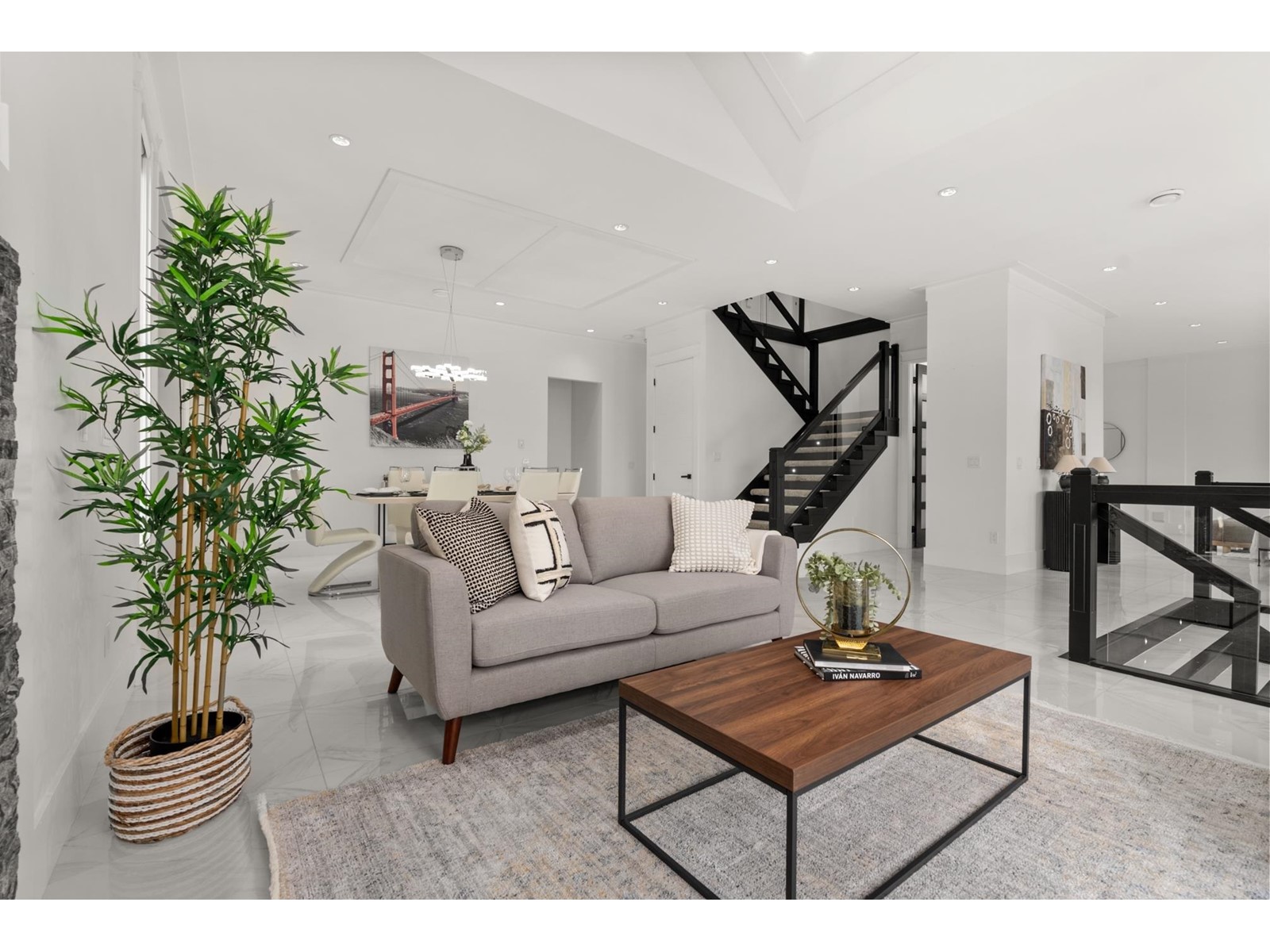 Property at 11376 ROYAL CRESCENT image 5
