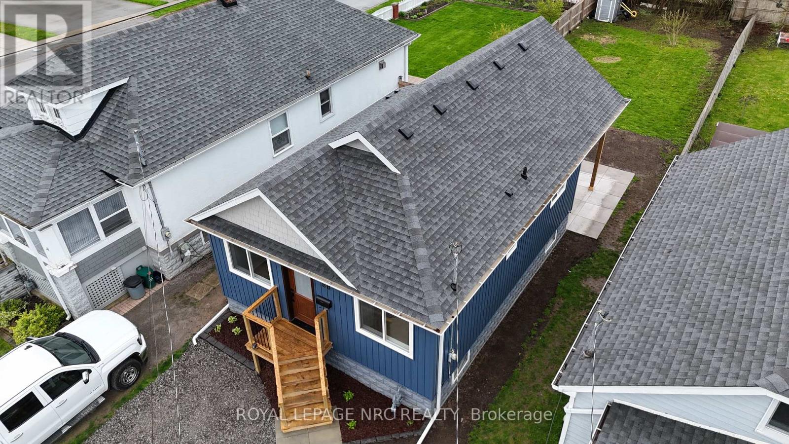 88 Delhi Street, Port Colborne (Sugarloaf), Ontario  L3K 3K9 - Photo 8 - X12125485