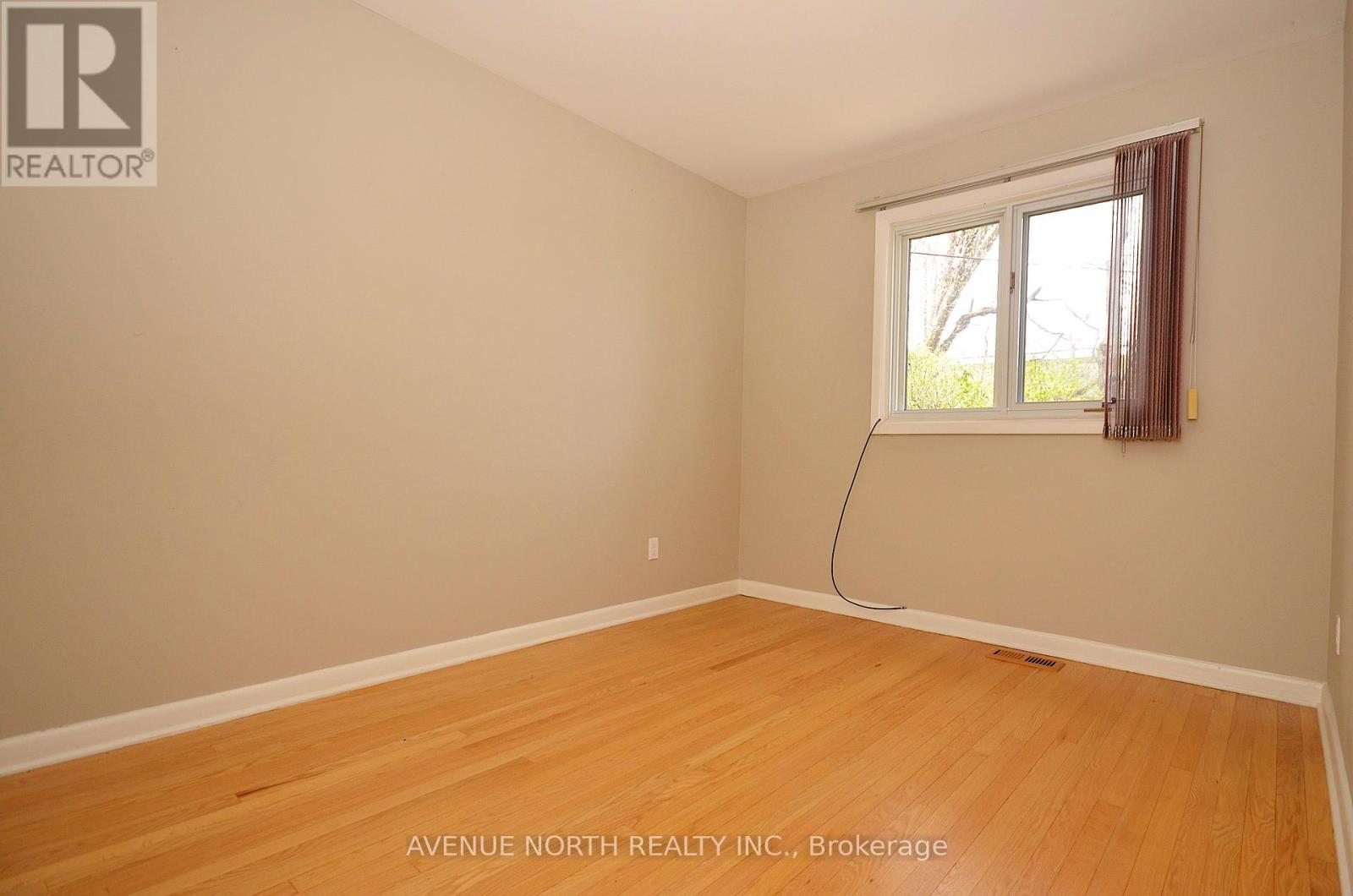 866 Claude Street, Ottawa, Ontario  K1K 2S6 - Photo 16 - X12125387