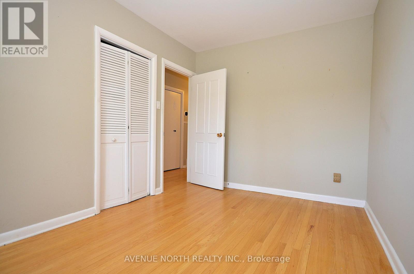866 Claude Street, Ottawa, Ontario  K1K 2S6 - Photo 17 - X12125387