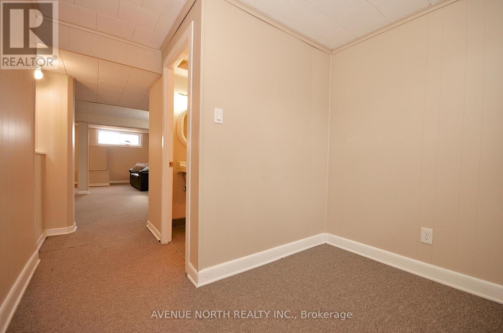 866 Claude Street, Ottawa, Ontario  K1K 2S6 - Photo 24 - X12125387