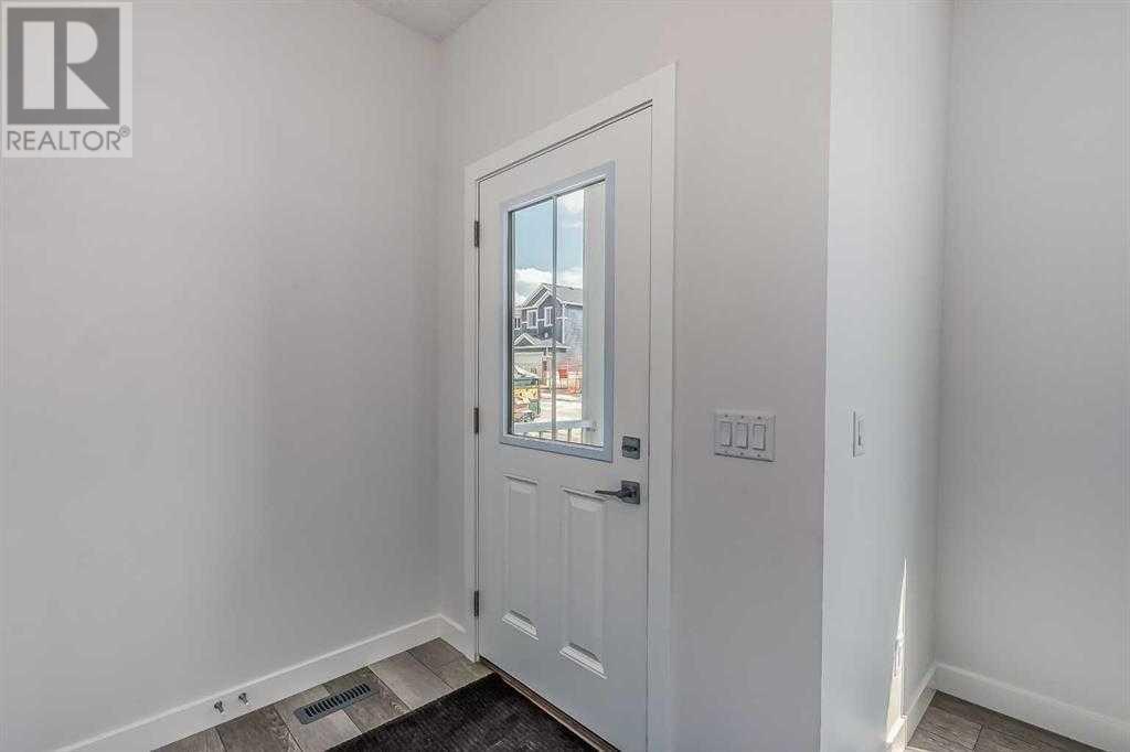 Property at 140 Amblehurst Green NW image 2