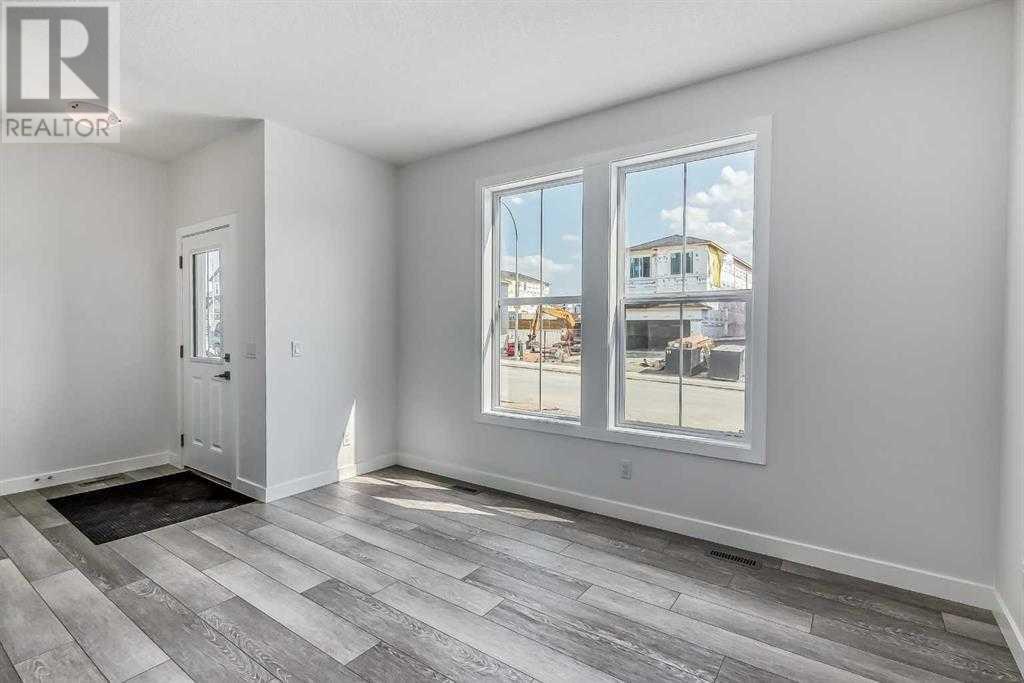 Property at 140 Amblehurst Green NW image 3