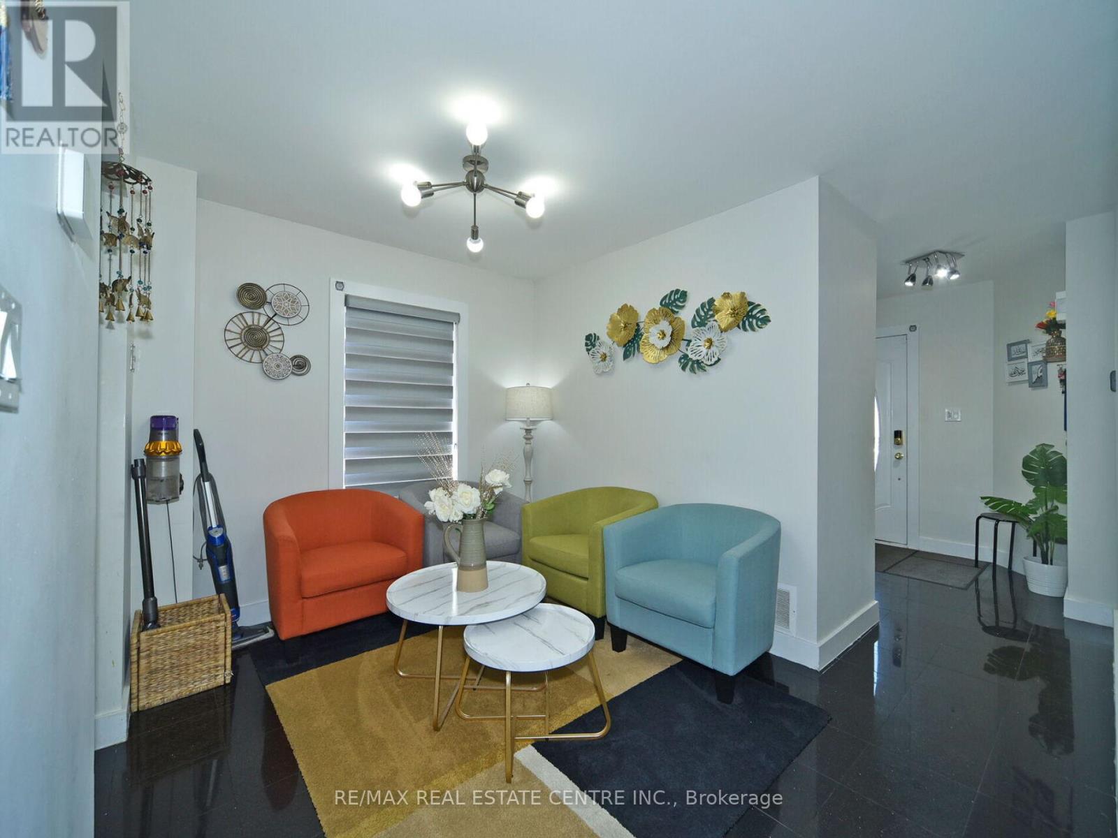 Property at 41 FIELDVIEW CRESCENT image 5