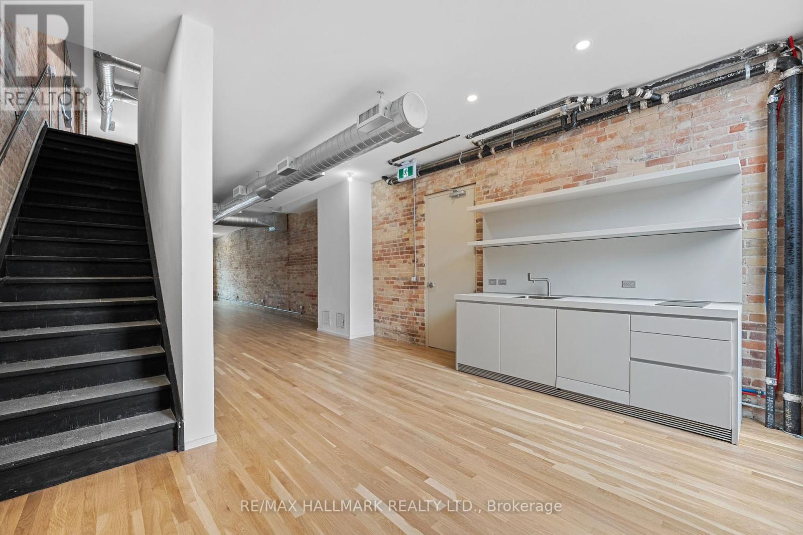 200&300 - 974 Queen Street E, Toronto, Ontario  M4M 1K1 - Photo 14 - E12108972