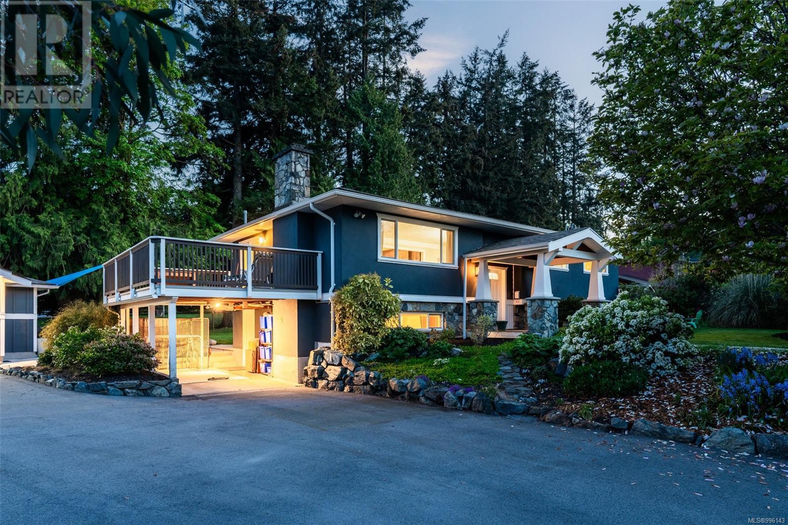 Property at 2457 Meadowland Dr image 3