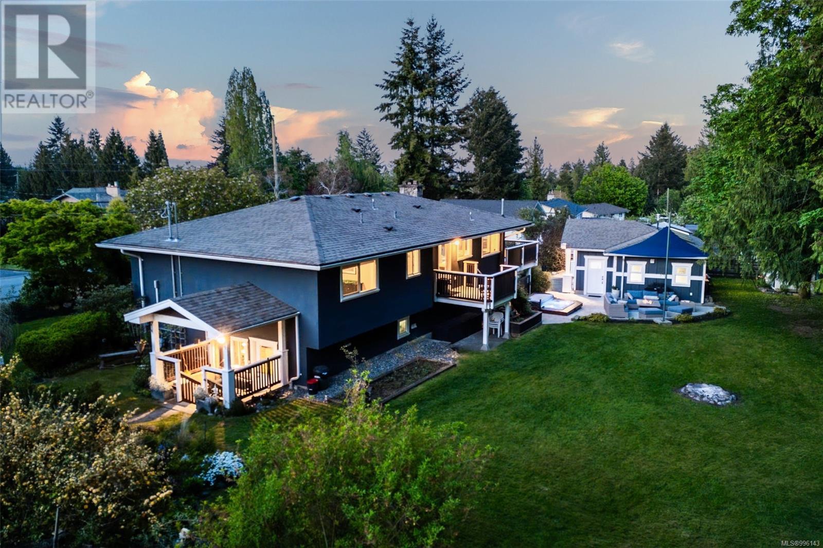 Property at 2457 Meadowland Dr image 5