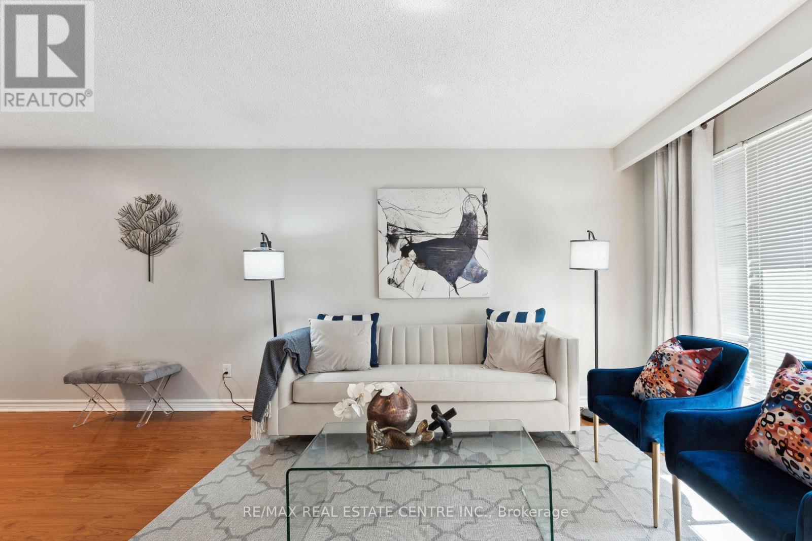 21 Marchbank Crescent, Brampton, Ontario  L6S 3A7 - Photo 6 - W12120081