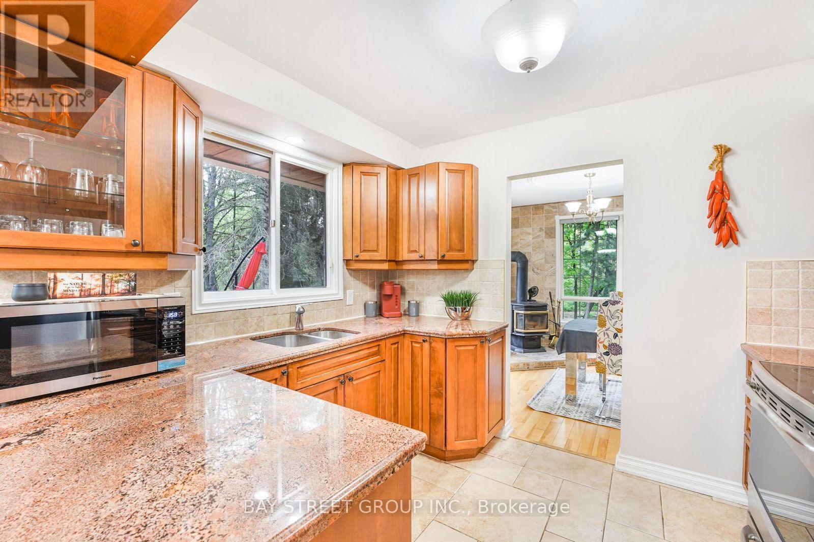 4421 No 4 Side Road, Burlington, Ontario  L7M 0S4 - Photo 17 - W12124492