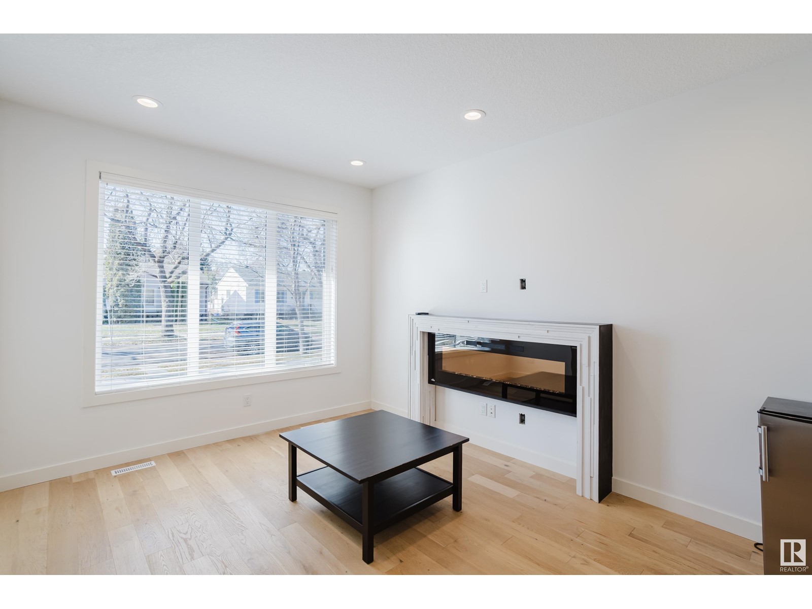 Property at 7942 81 AV NW image 4