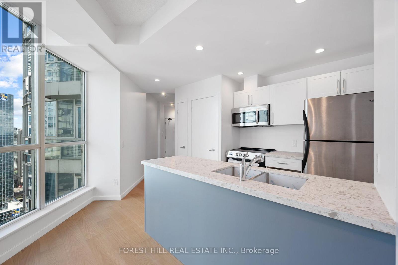 3512 - 208 Queens Quay Boulevard W, Toronto, Ontario  M5N 2Y5 - Photo 12 - C12125419