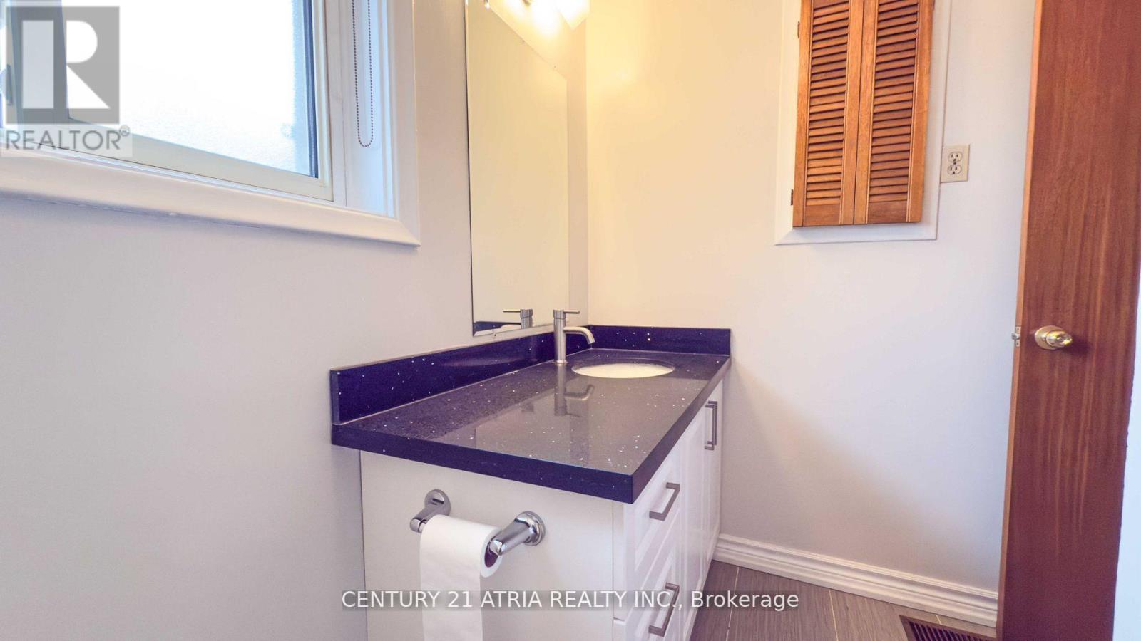 33 Hopperton Drive, Toronto, Ontario  M2L 2S5 - Photo 17 - C12125525