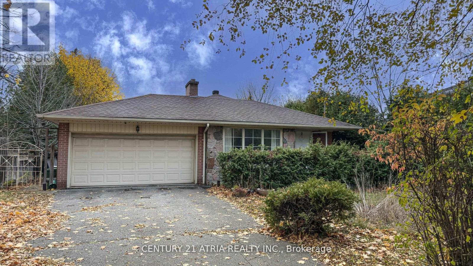 33 Hopperton Drive, Toronto, Ontario  M2L 2S5 - Photo 2 - C12125525