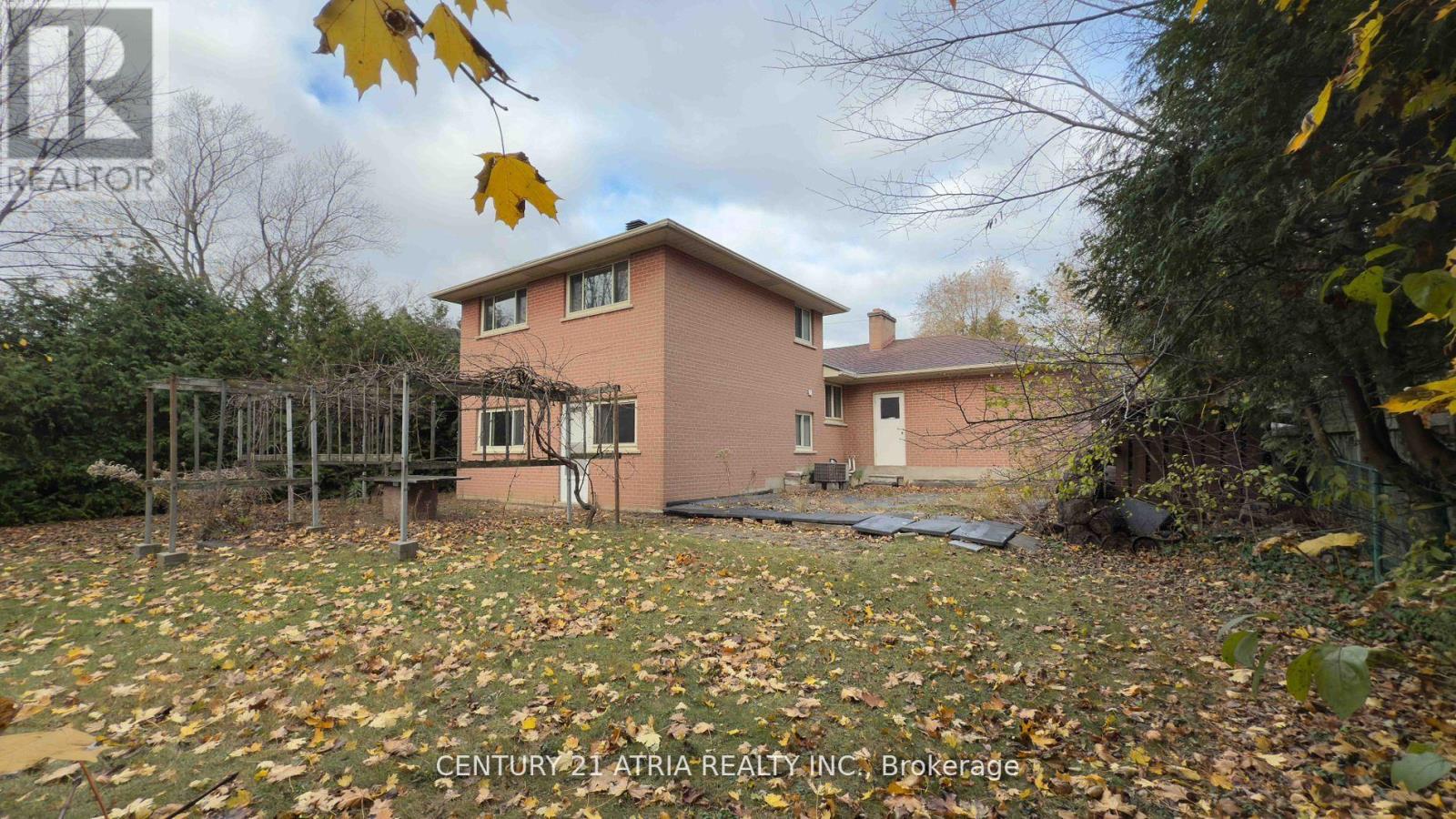 33 Hopperton Drive, Toronto, Ontario  M2L 2S5 - Photo 4 - C12125525