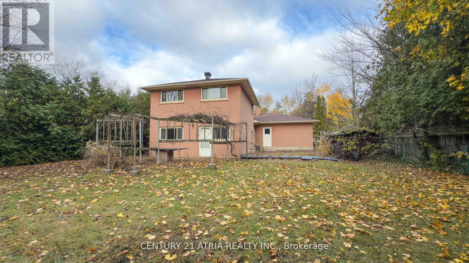 33 Hopperton Drive, Toronto, Ontario  M2L 2S5 - Photo 5 - C12125525