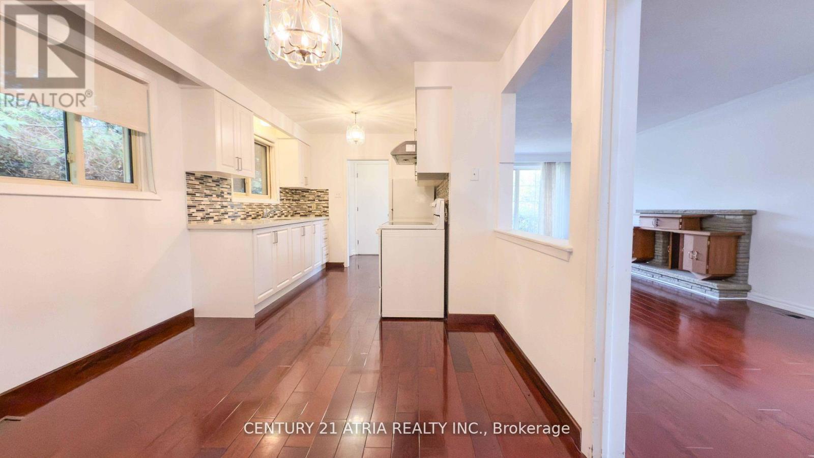33 Hopperton Drive, Toronto, Ontario  M2L 2S5 - Photo 7 - C12125525