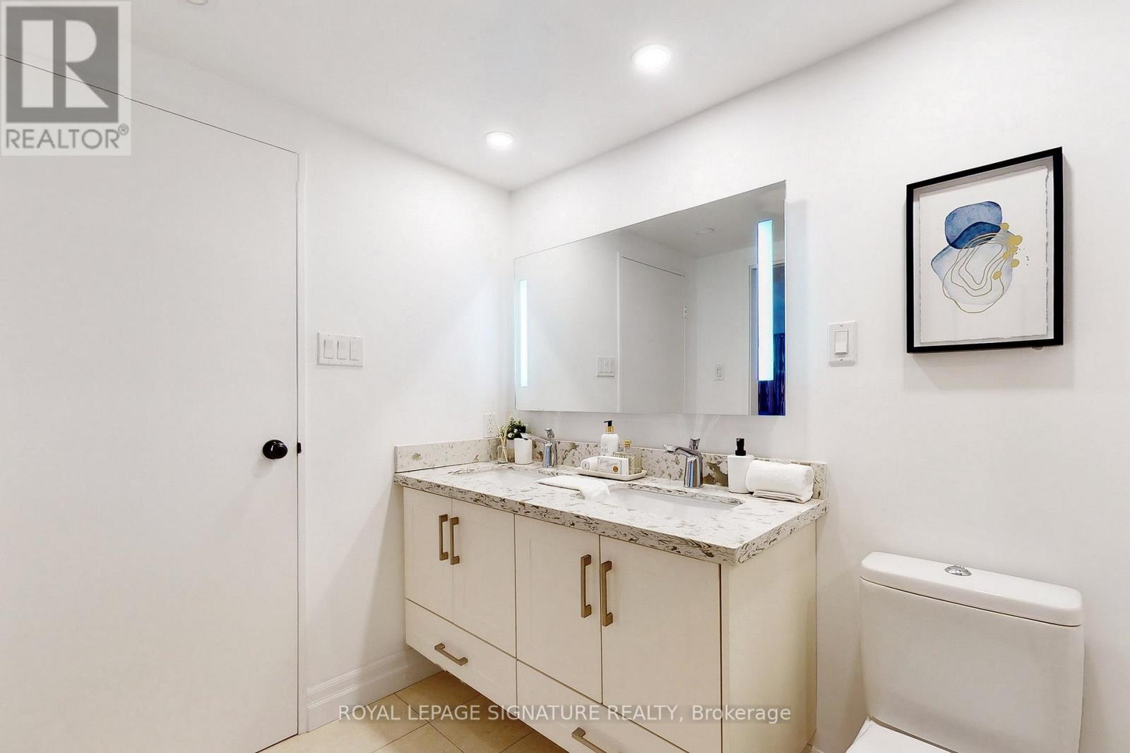604 - 65 Harbour Square, Toronto, Ontario  M5J 2L4 - Photo 32 - C12125528