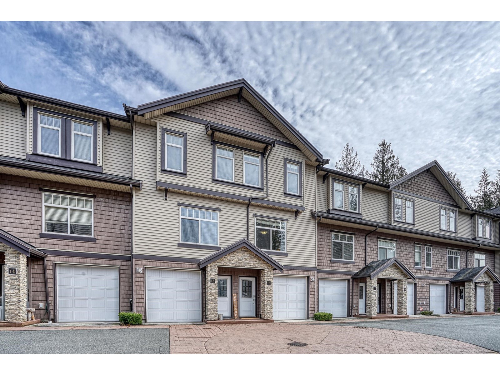 Property at 16 2950 LEFEUVRE ROAD image 1
