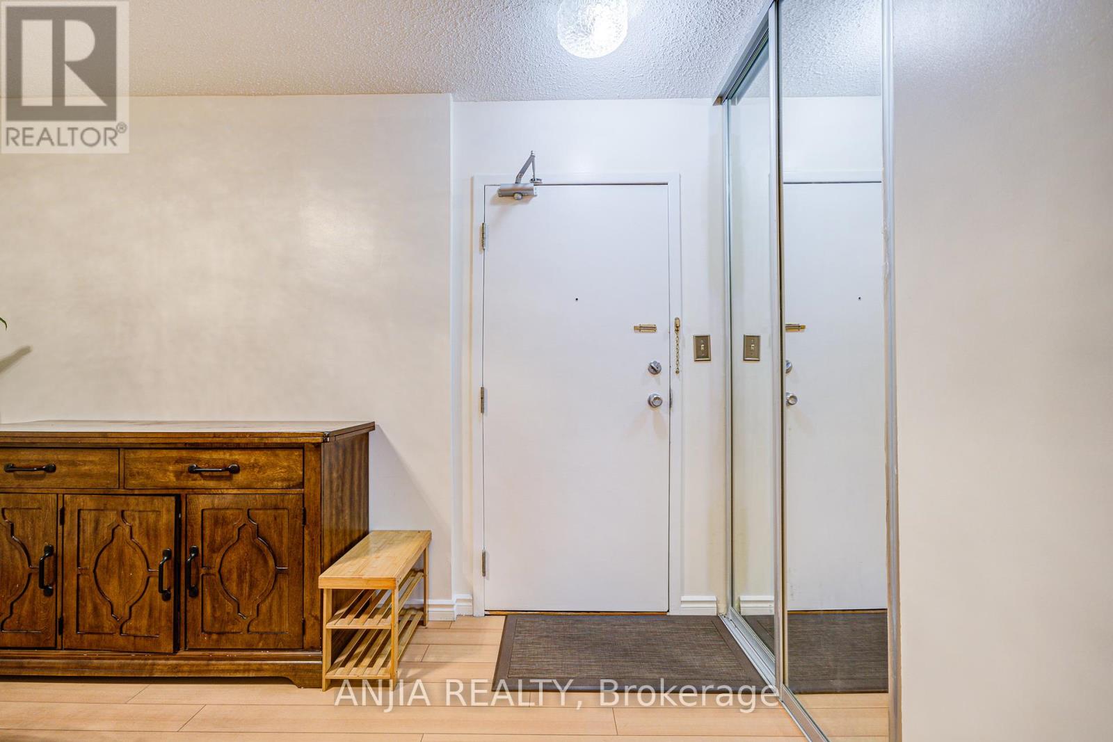 512 - 225 Bamburgh Circle, Toronto, Ontario  M1W 3X9 - Photo 8 - E12125291