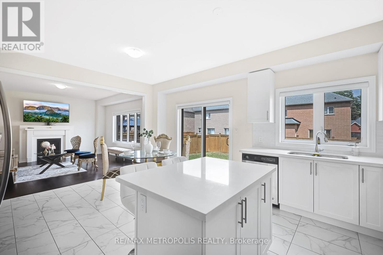 15 Douglas Kemp Crescent, Clarington, Ontario  L1C 7E3 - Photo 14 - E12125296