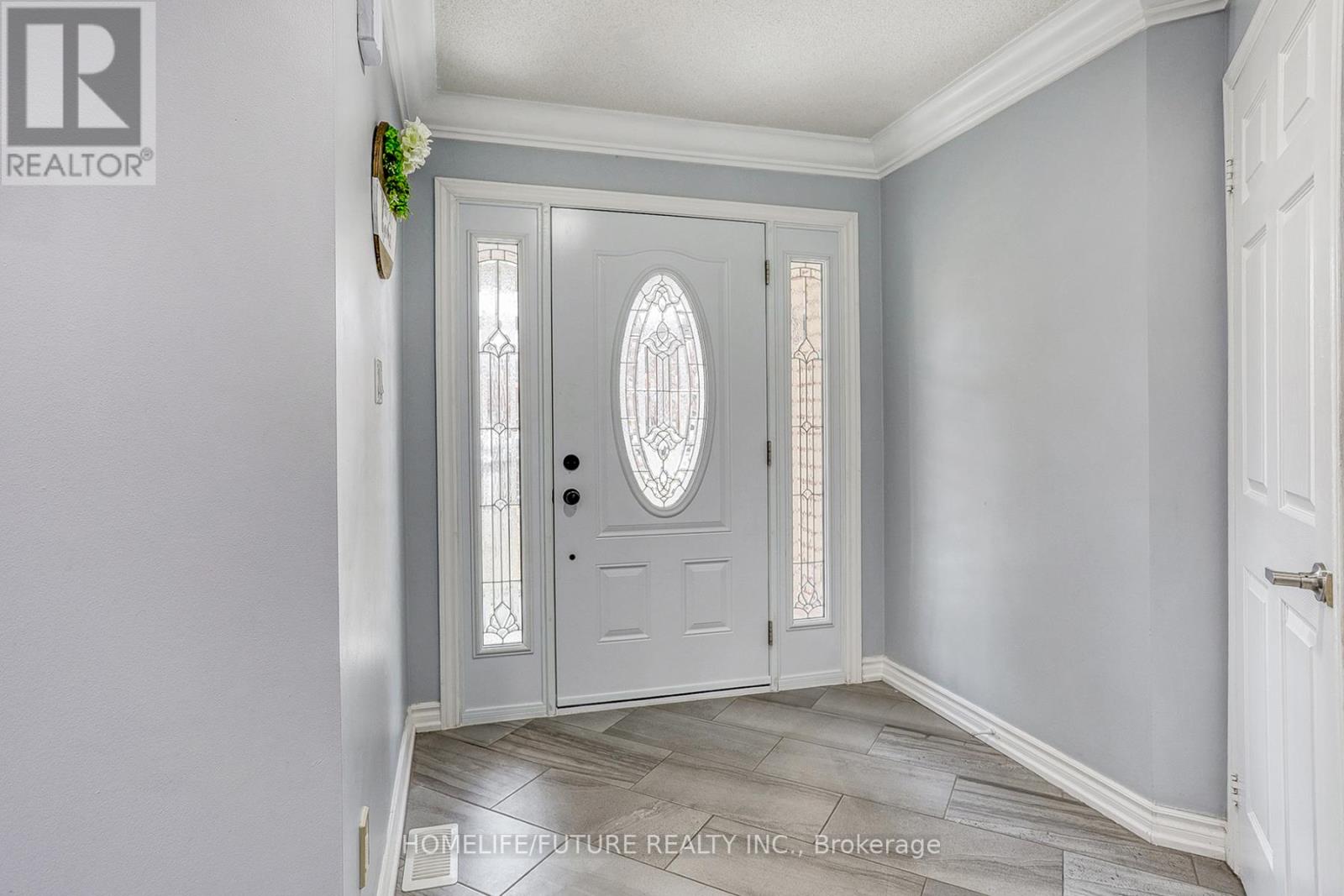 56 Ringwood Drive, Whitby, Ontario  L1R 1Y7 - Photo 5 - E12125531