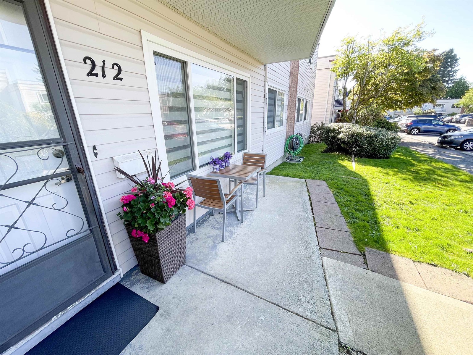 212 11901 89A AVENUE, delta, British Columbia
