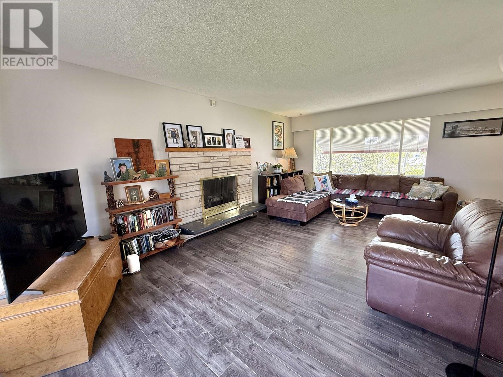 Property at 667 MCLEAN STREET image 5