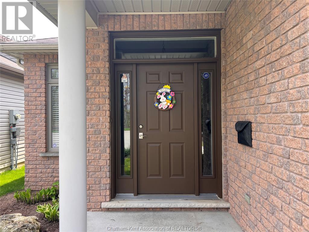 12 Creekview Place, Chatham, Ontario  N7L 0A2 - Photo 2 - 25011102