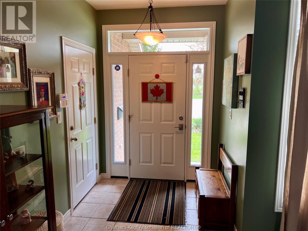 12 Creekview Place, Chatham, Ontario  N7L 0A2 - Photo 3 - 25011102