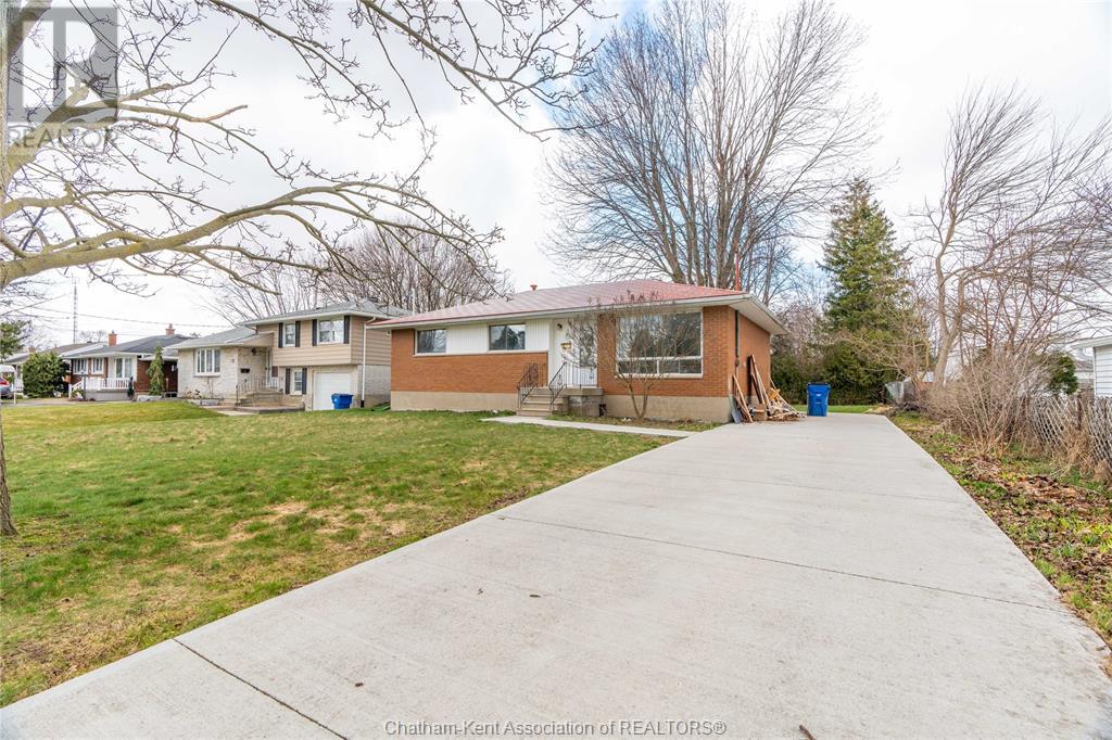 39 Alden Street, Chatham, Ontario  N7L 1N9 - Photo 2 - 25011038