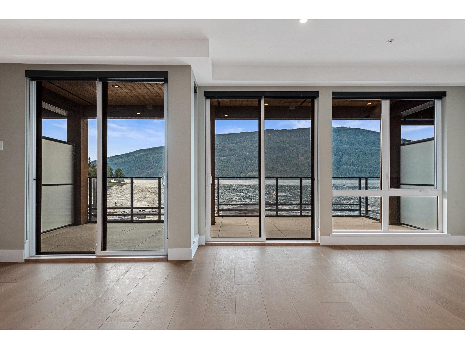 205 3175 Columbia Valley Road, Cultus Lake North, Cultus Lake, British Columbia  V2R 6C2 - Photo 4 - R2998003