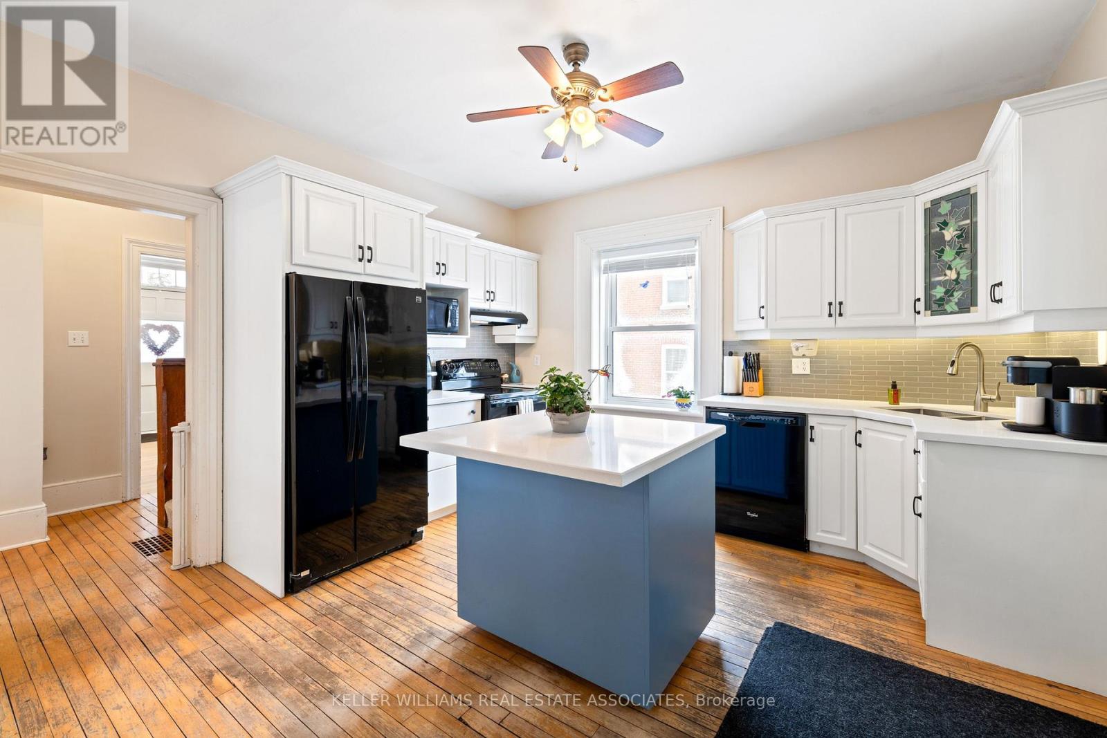 1379 Killarney Beach Road, Innisfil, Ontario  L0L 1W0 - Photo 12 - N12125297