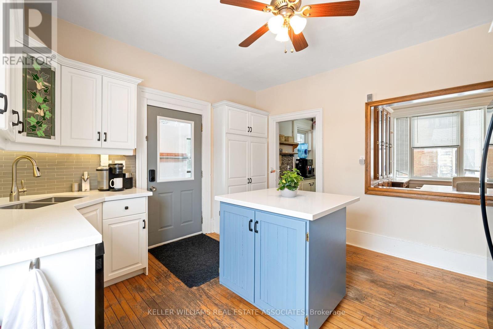 1379 Killarney Beach Road, Innisfil, Ontario  L0L 1W0 - Photo 13 - N12125297