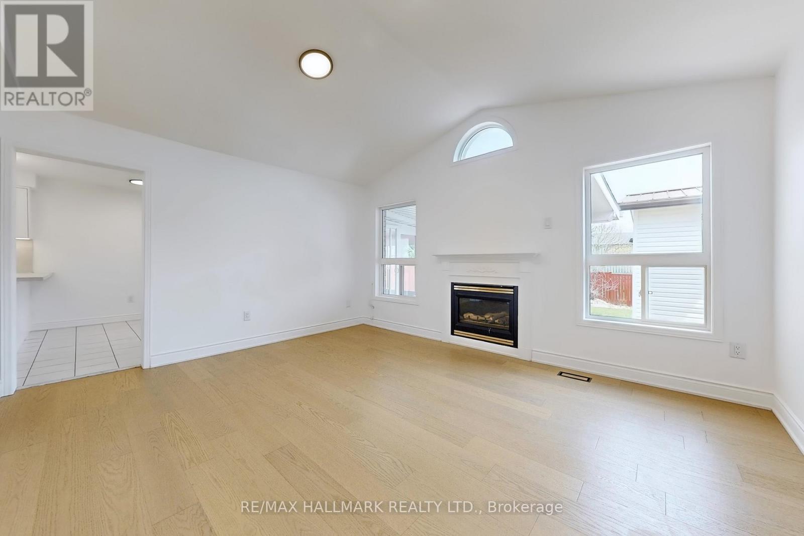 29 Burnaby Drive, Georgina, Ontario  L4P 3Z1 - Photo 7 - N12125326
